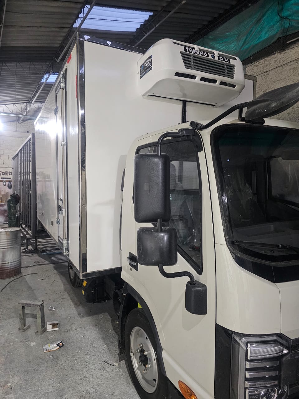 Carrocería en fibra de vidrio fabricada por The Monaco Group